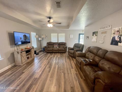 111 Pineview Dr, Lucedale, MS 39452 photo 9