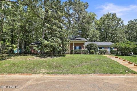 1212 Vickers Dr, Kosciusko, MS 39090 photo 1