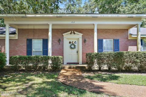 1212 Vickers Dr, Kosciusko, MS 39090 photo 3