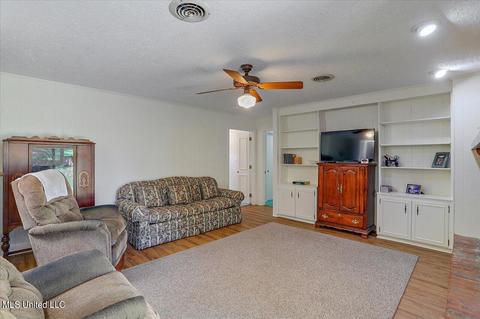 1212 Vickers Dr, Kosciusko, MS 39090 photo 6