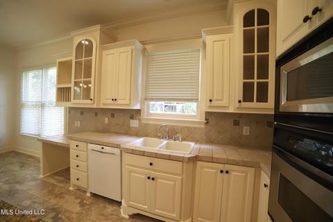 404 Daniel Dr, Brandon, MS 39047 photo 5