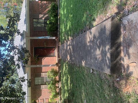 218 Circle Gate Dr, Senatobia, MS 38668 photo 1