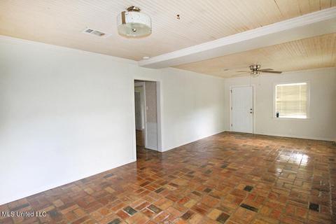 3806 Wembley Ave, Moss Point, MS 39563 photo 5