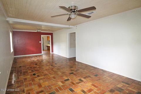3806 Wembley Ave, Moss Point, MS 39563 photo 2