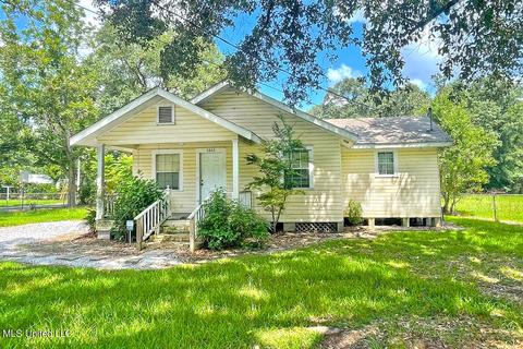 3806 Wembley Ave, Moss Point, MS 39563 photo 1