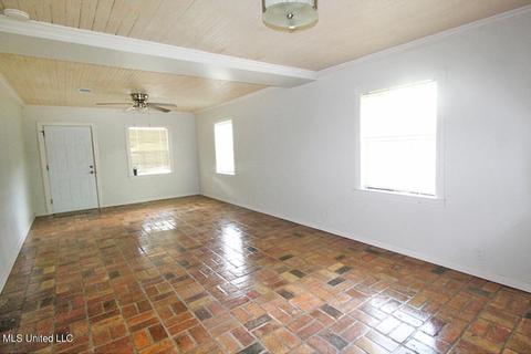3806 Wembley Ave, Moss Point, MS 39563 photo 4