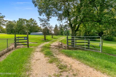 3617 Green Gable Rd, Terry, MS 39170 photo 2