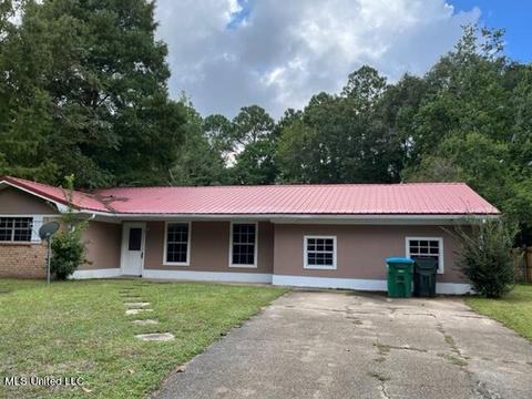 5013 Deerfield St, Gautier, MS 39553