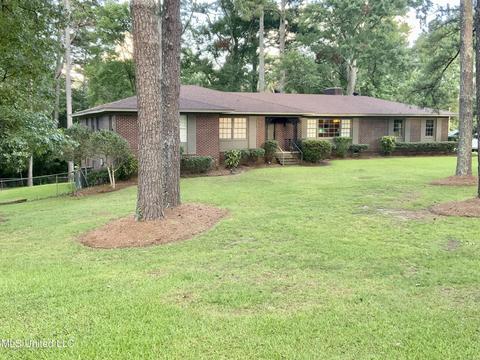 701 Circle Dr, Mendenhall, MS 39114 photo 1