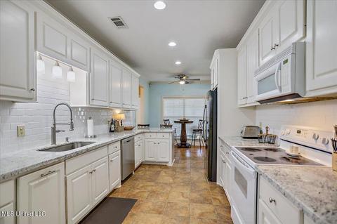 324 Red Cedar Dr, Brandon, MS 39047 photo 17
