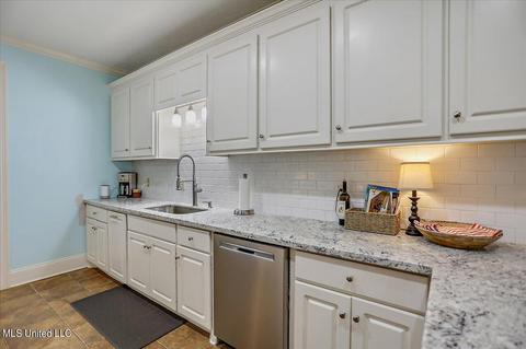 324 Red Cedar Dr, Brandon, MS 39047 photo 13