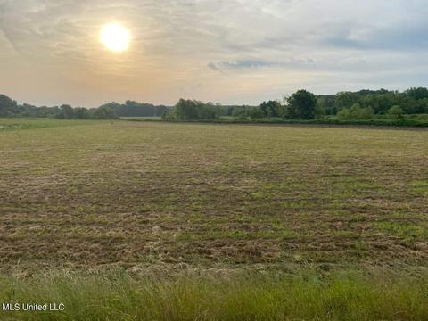 5670 Robertson Gin Rd, Hernando, MS 38632