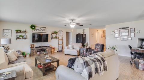 412 E Petunia Dr, Long Beach, MS 39560 photo 7