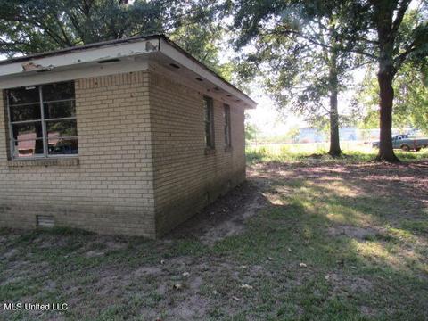 525 Susan St, Crowder, MS 38622 photo 2