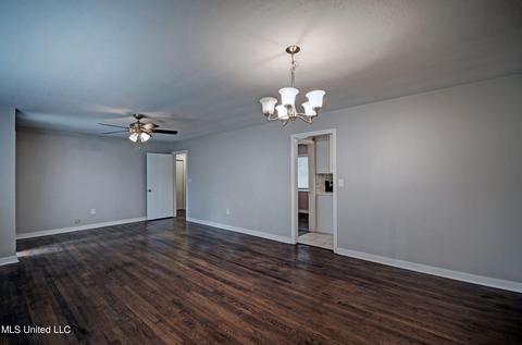 5565 Wayneland Dr, Jackson, MS 39211 photo 5