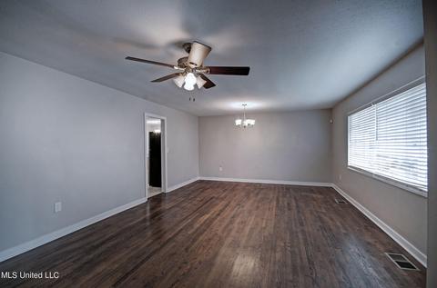 5565 Wayneland Dr, Jackson, MS 39211 photo 4