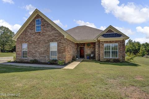 694 Moore Loop, Byhalia, MS 38611 photo 1