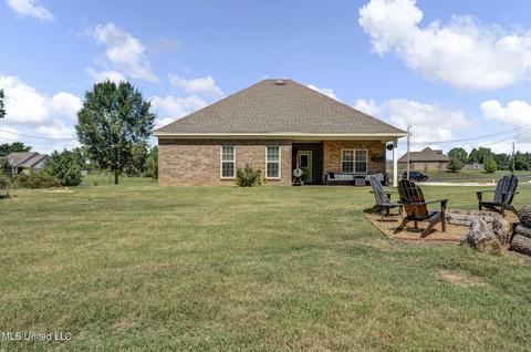 694 Moore Loop, Byhalia, MS 38611 photo 16