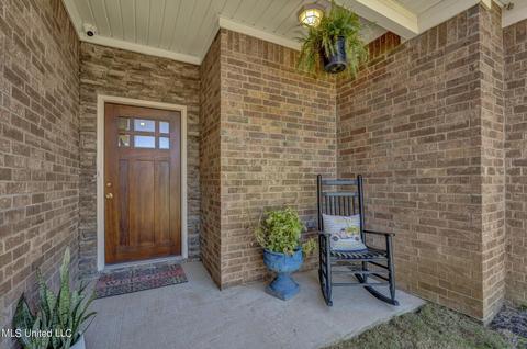 694 Moore Loop, Byhalia, MS 38611 photo 2