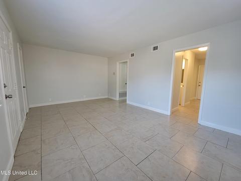 363 Lakebend Dr, Brandon, MS 39042 photo 2