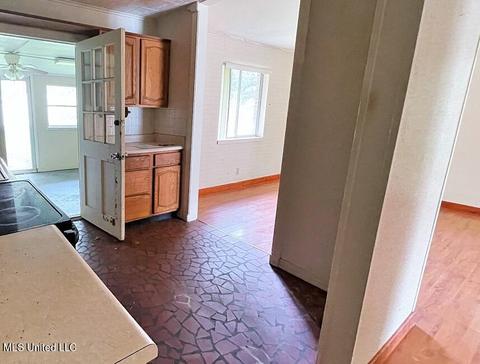 703 E Old Pass Rd, Long Beach, MS 39560 photo 5