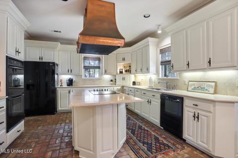 2314 E Manor Dr, Jackson, MS 39211 photo 10