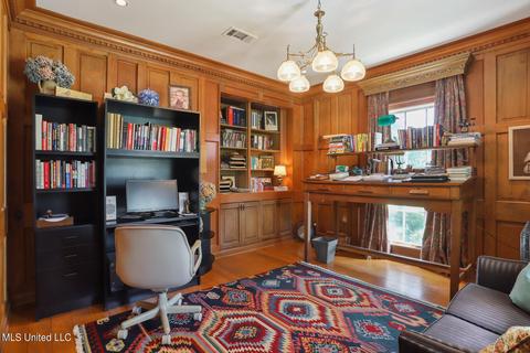 2314 E Manor Dr, Jackson, MS 39211 photo 5