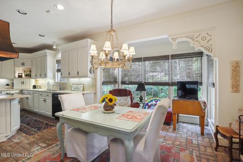 2314 E Manor Dr, Jackson, MS 39211 photo 12