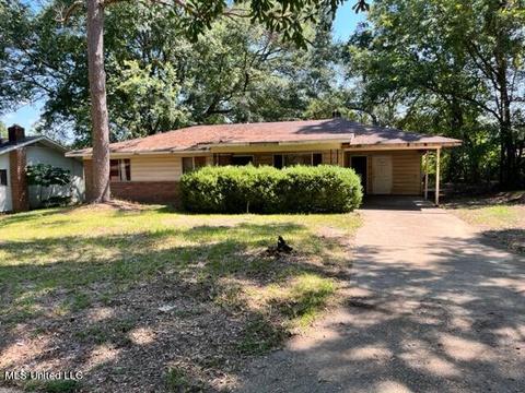 422 Queen Catherine Ln, Jackson, MS 39209 photo 1