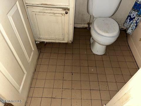 422 Queen Catherine Ln, Jackson, MS 39209 photo 5