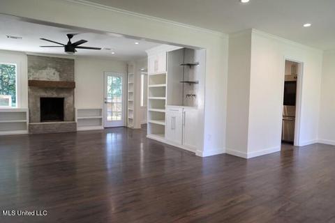 1352 Riverwood Dr, Jackson, MS 39211 photo 4
