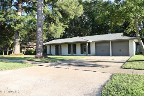 1352 Riverwood Dr, Jackson, MS 39211 photo 3