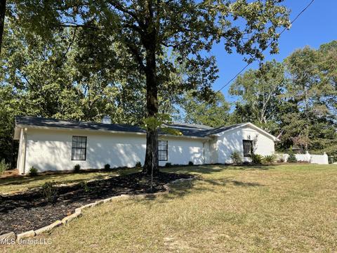 1708 Oakview Dr, Tupelo, MS 38804 photo 1