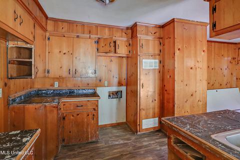 1403 Maria Dr, Jackson, MS 39204 photo 8