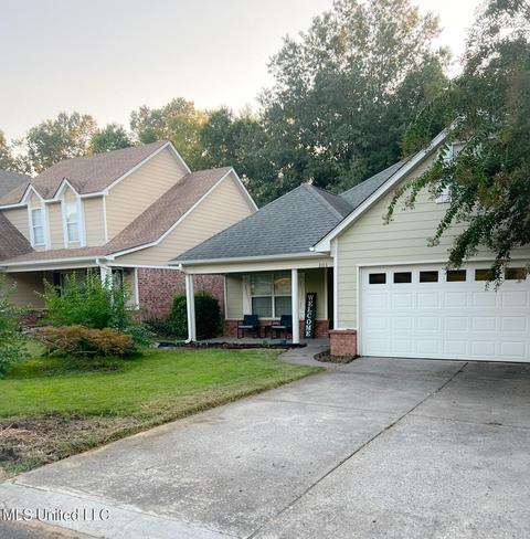 2013 Plumas Dr, Nesbit, MS 38651 photo 2