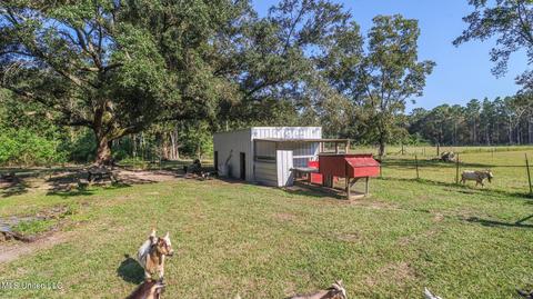 7525 Greenfields Rd, Moss Point, MS 39562 photo 17