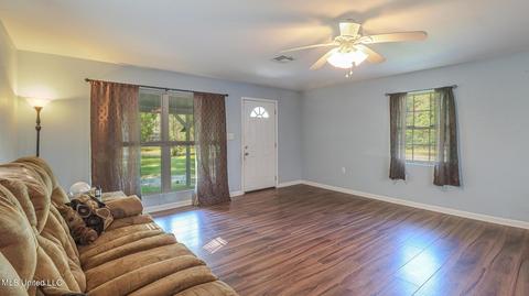 7525 Greenfields Rd, Moss Point, MS 39562 photo 3