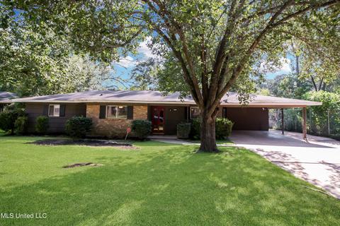 5311 Pine Lane Dr, Jackson, MS 39211 photo 1
