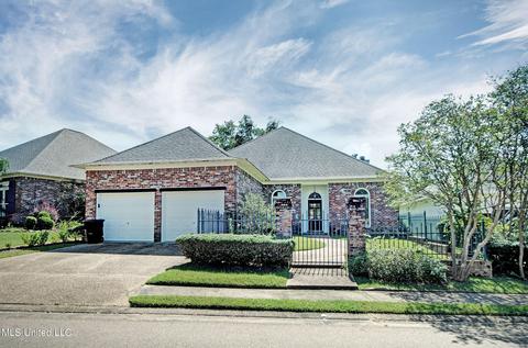 112 Greens View Drive Dr, Madison, MS 39110 photo 1