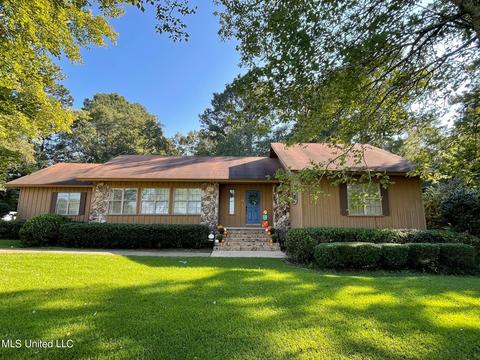 1418 E Peace St, Canton, MS 39046 photo 1