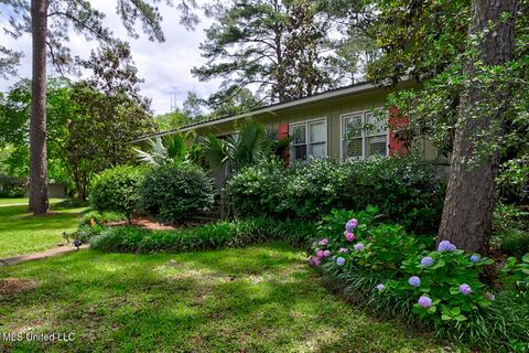 4142 Woodvale St, Jackson, MS 39211 photo 2