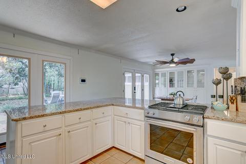 4142 Woodvale St, Jackson, MS 39211 photo 8
