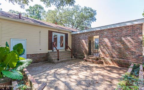 Exterior - 1838 Aztec Dr, Jackson, MS 39211 photo 7 of 10