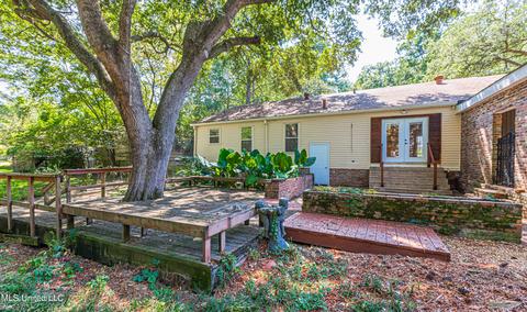 Exterior - 1838 Aztec Dr, Jackson, MS 39211 photo 6 of 10