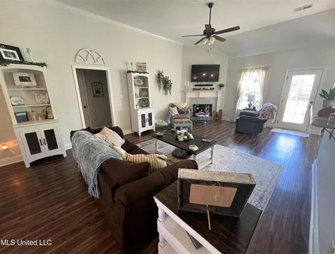 562 Wooten Cv, Nesbit, MS 38651 photo 4
