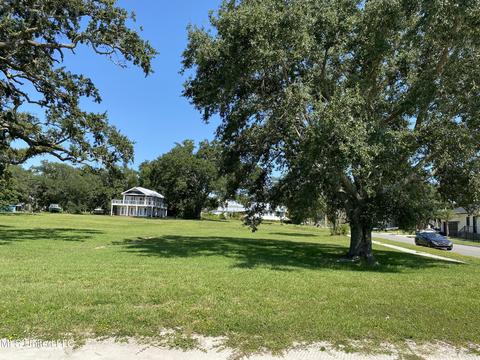 1364 Beach Blvd, Biloxi, MS 39531