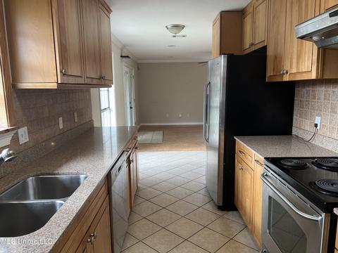 305 Charles Ave, Long Beach, MS 39560 photo 2