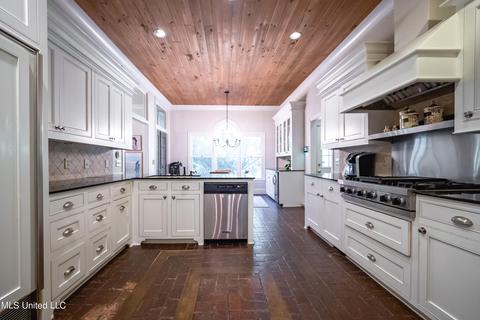 2224 Sheffield Dr, Jackson, MS 39211 photo 15