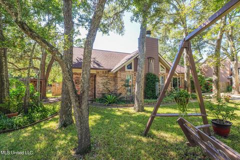 112 S Wright Ave, Long Beach, MS 39560 photo 2
