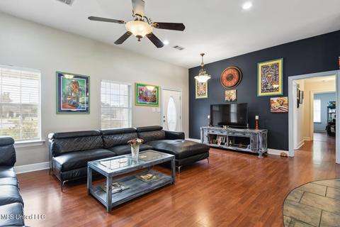 108 Apache Dr, Picayune, MS 39466 photo 5